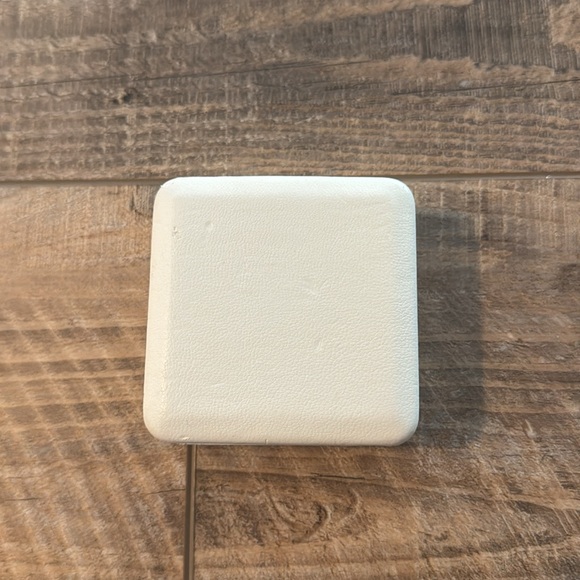 Gold and Pink Cross Necklace Never Worn Great Condition Box Included - Picture 4 of 4